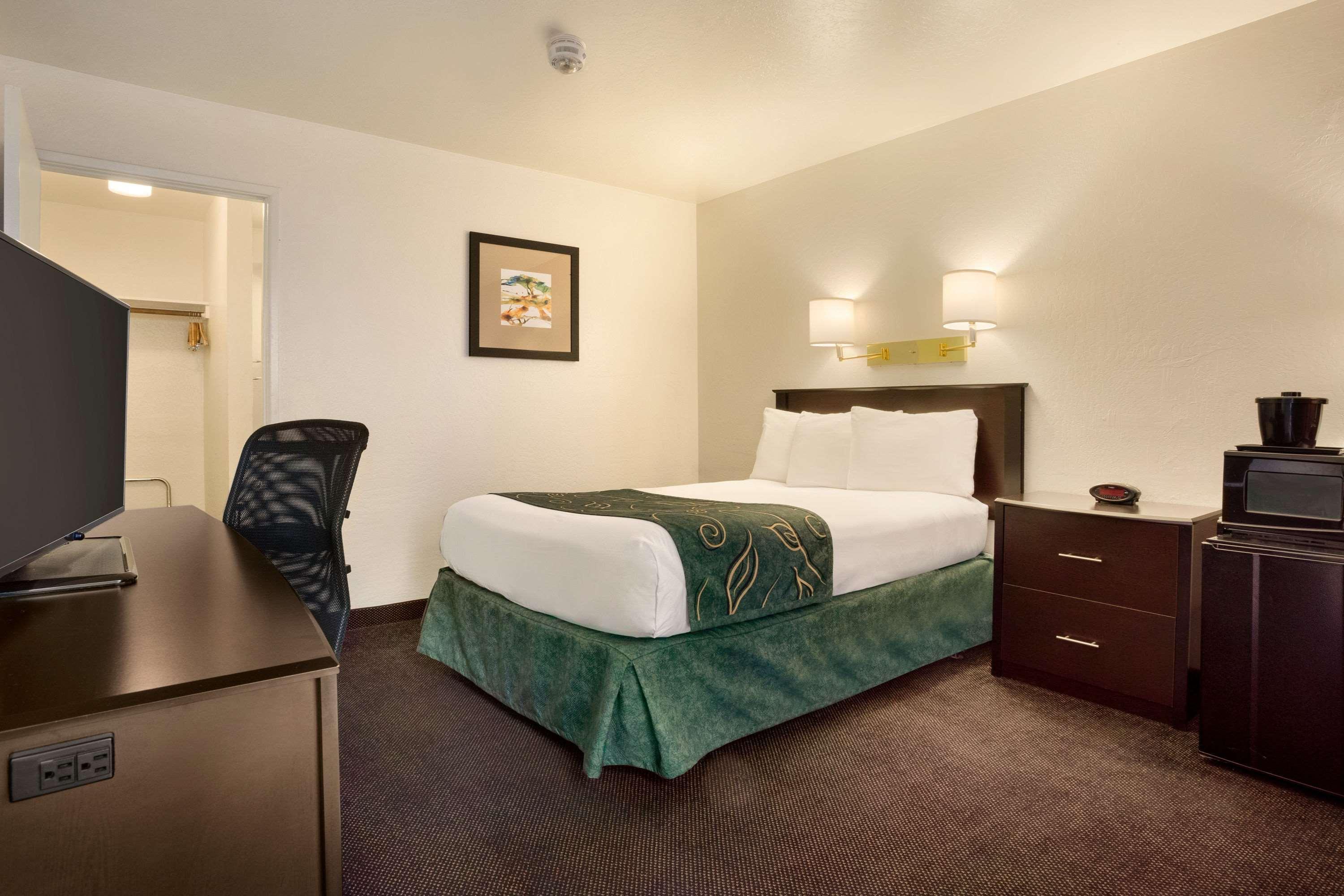 Clarion Pointe Winslow I-40 Extérieur photo