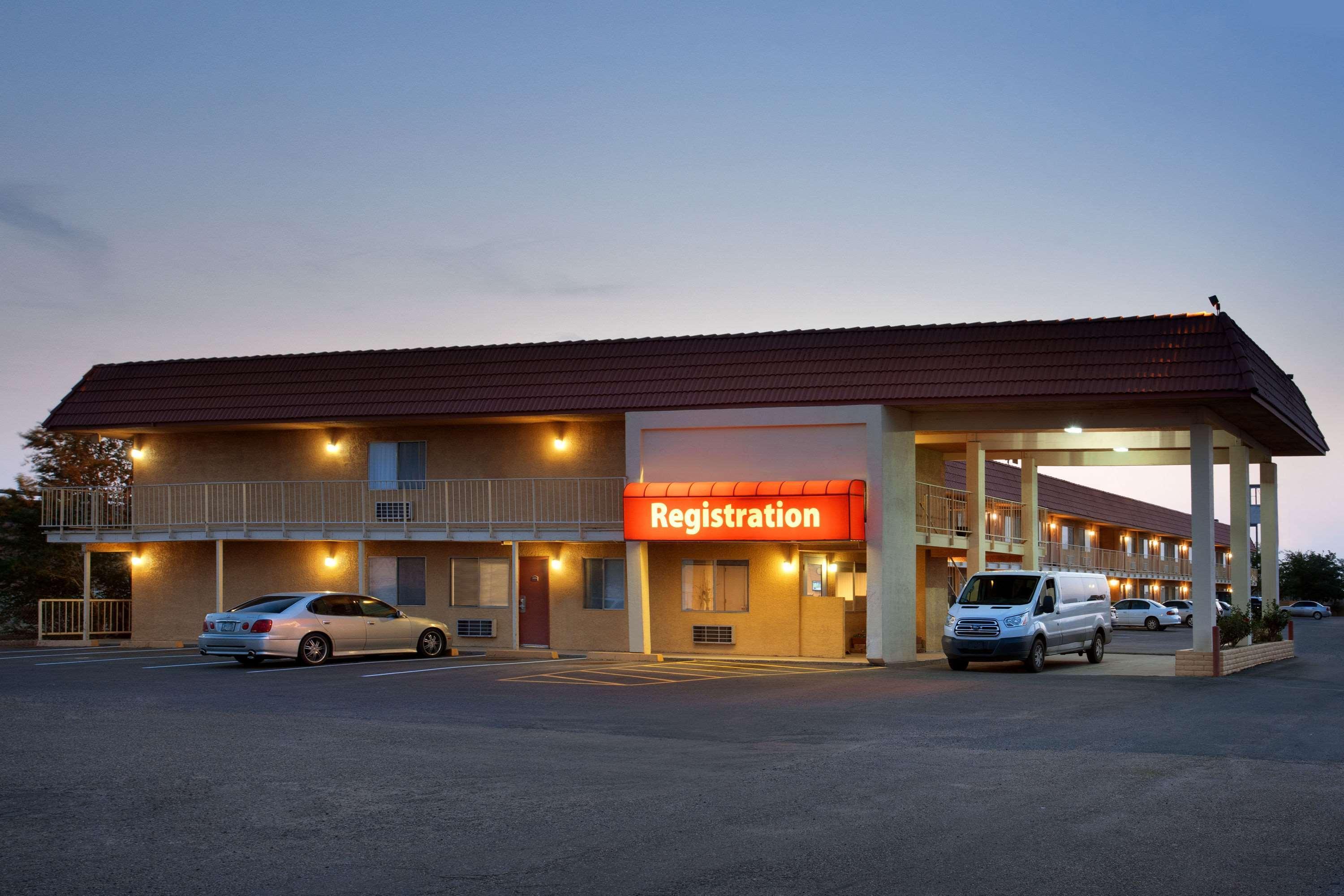 Clarion Pointe Winslow I-40 Extérieur photo