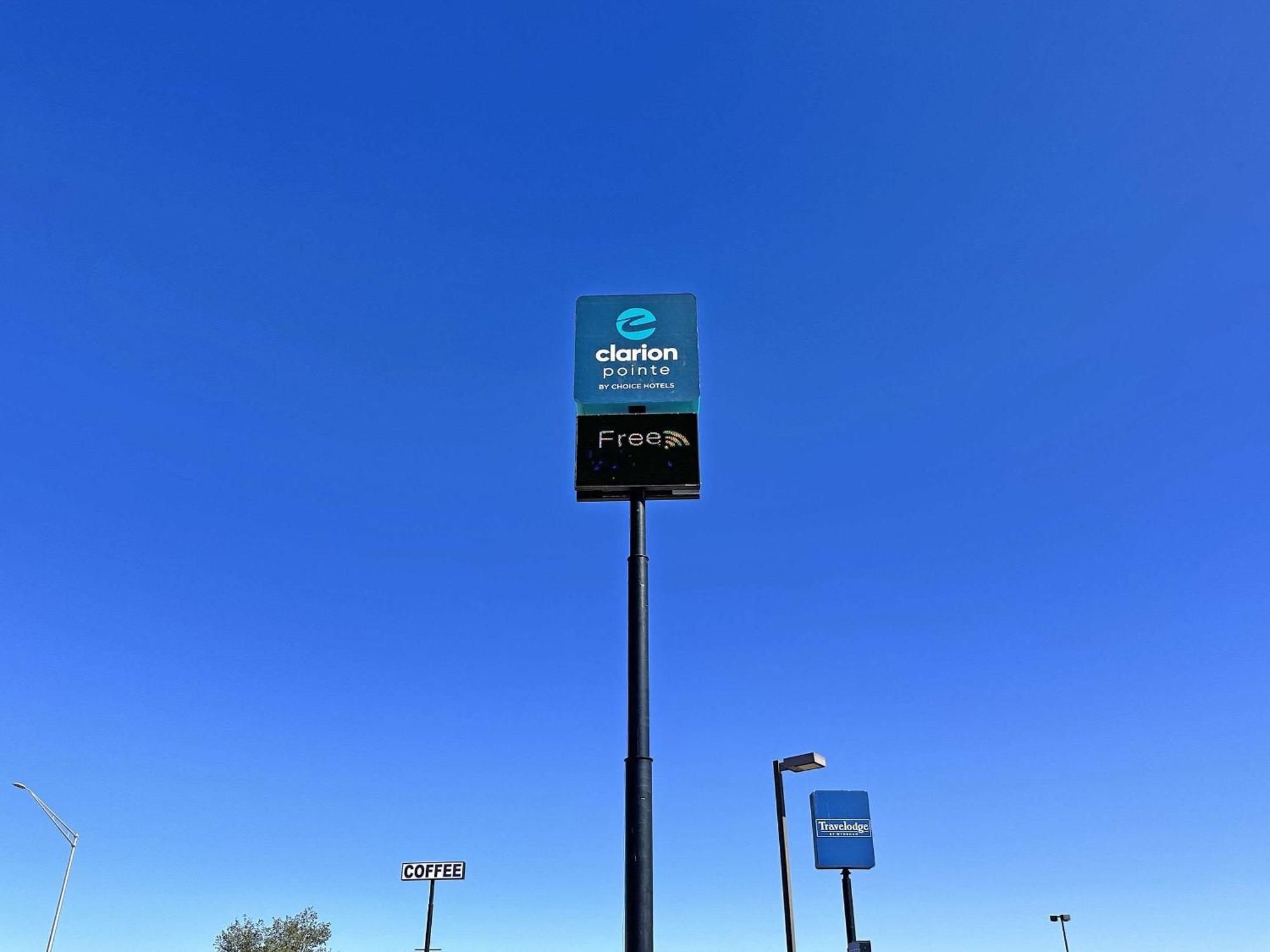 Clarion Pointe Winslow I-40 Extérieur photo