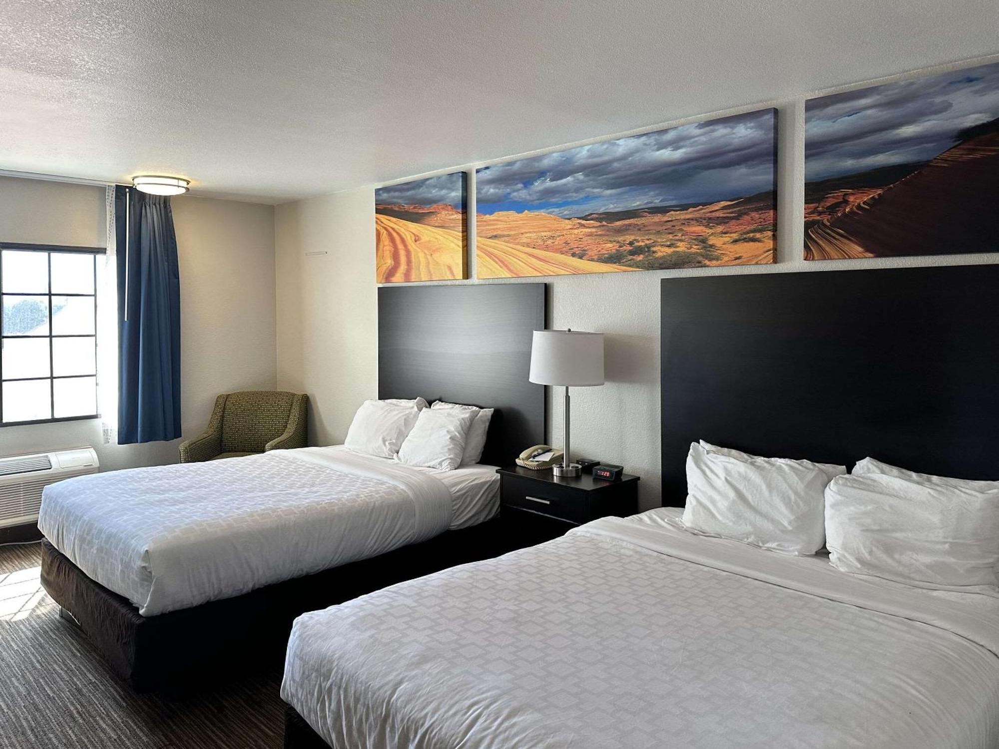 Hotel Clarion Pointe Winslow I-40 Extérieur photo