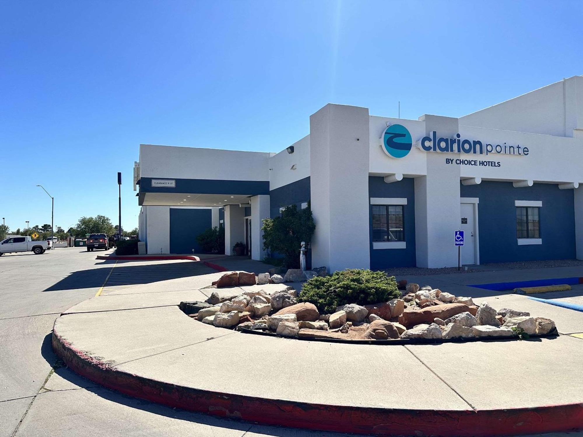 Clarion Pointe Winslow I-40 Extérieur photo