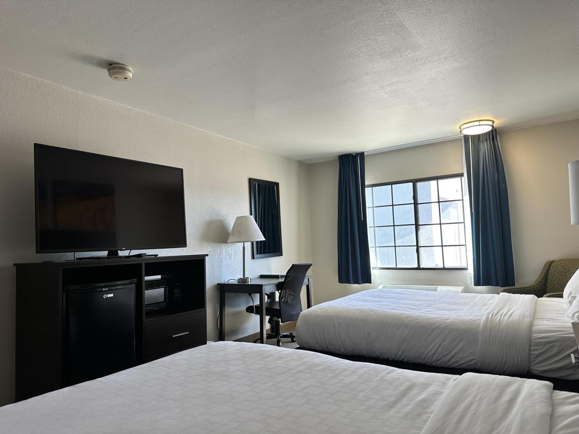 Hotel Clarion Pointe Winslow I-40 Extérieur photo